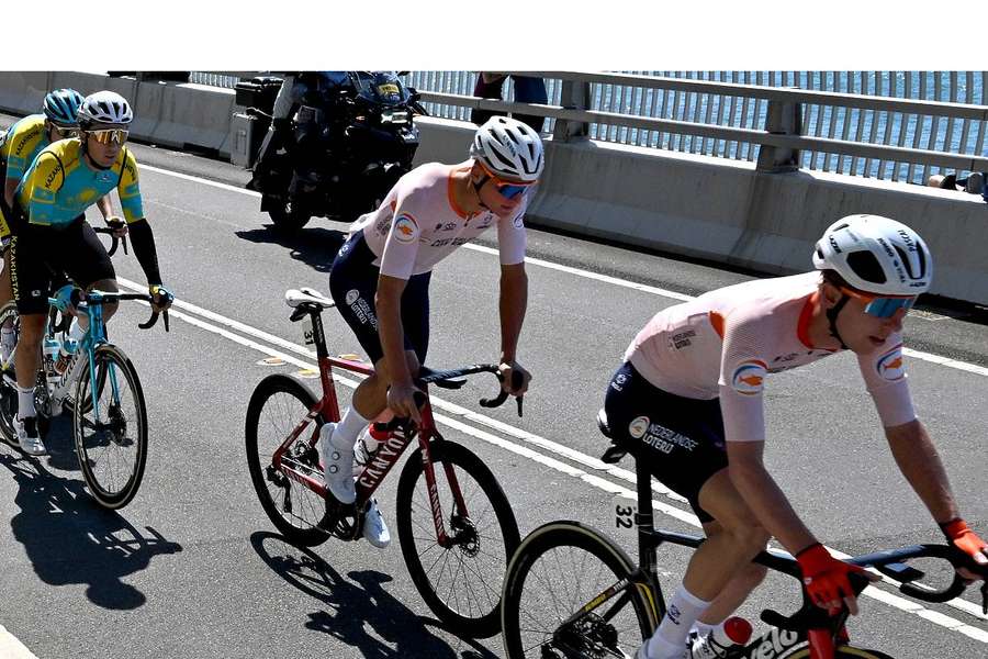 Mathieu van der Poel, au centre, ne sera pas champion du monde 2022.