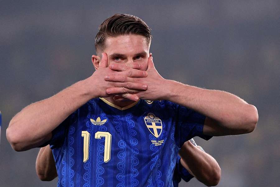 Bane-Torjubel von Schwedes Torjäger Gyökeres Bane-Torjubel von Schwedes Torjäger Gyökeres