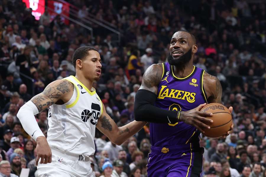 LeBron James opět táhl Lakers k další výhře.