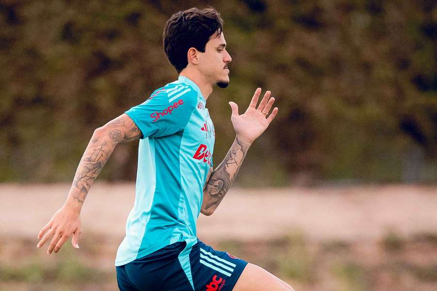 O camisa 9 está pronto para jogar O camisa 9 está pronto para jogar