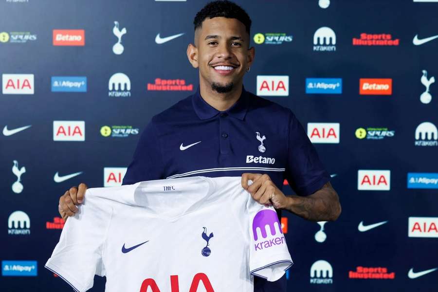 Savinho agora faz parte do Tottenham Savinho agora faz parte do Tottenham