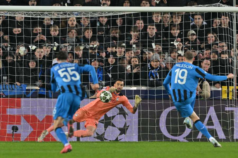 Nilsson zdobywa bramkę na 2:1 dla Club Brugge