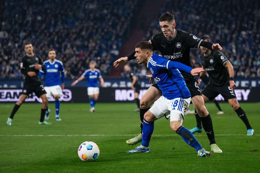 Die Schalker verhinderten gegen Fürth eine Pleite - trotz Unterzahl.