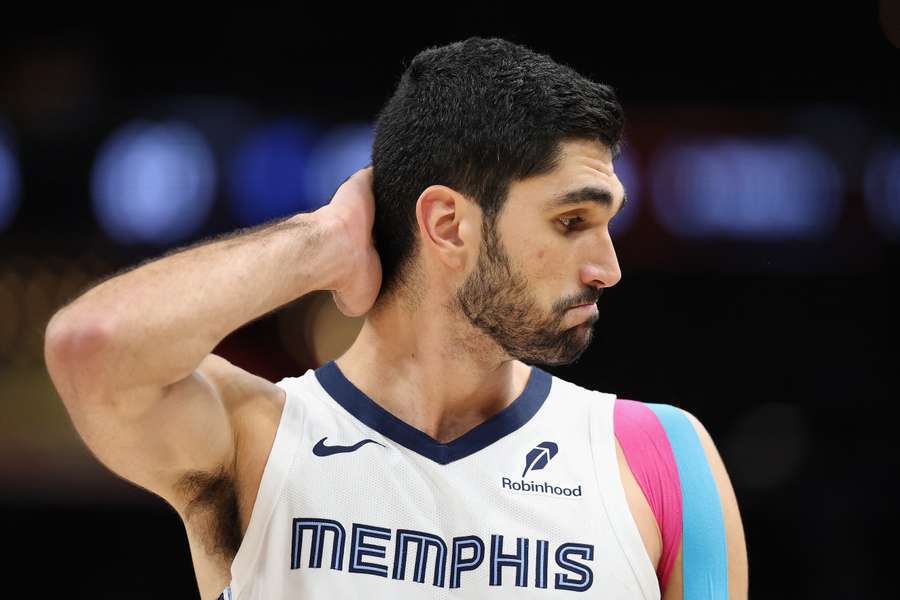 Aldama, pensativo con unos Grizzlies que se hunden en la NBA Aldama, pensativo con unos Grizzlies que se hunden en la NBA