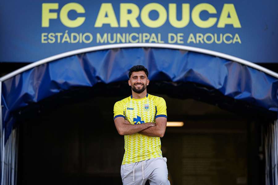 Mario Climent vai ter a primeira experiência fora de Espanha