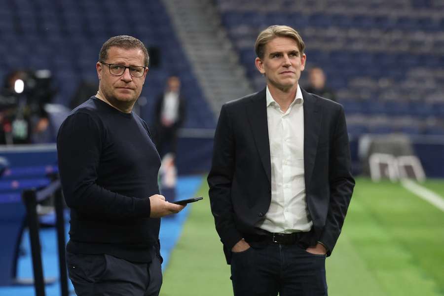 Auch die Bayern-Bosse Max Eberl (l.) und Christoph Freund sind noch auf der Suche nach Verstärkungen.