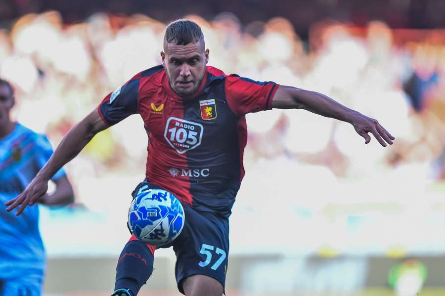 George Pușcaș continuă cu Genoa în Serie A