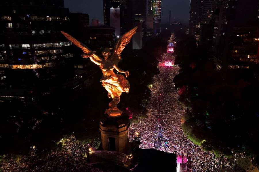 Multidão se reuniu no centro da capital para ver jogo contra Equador Multidão se reuniu no centro da capital para ver jogo contra Equador
