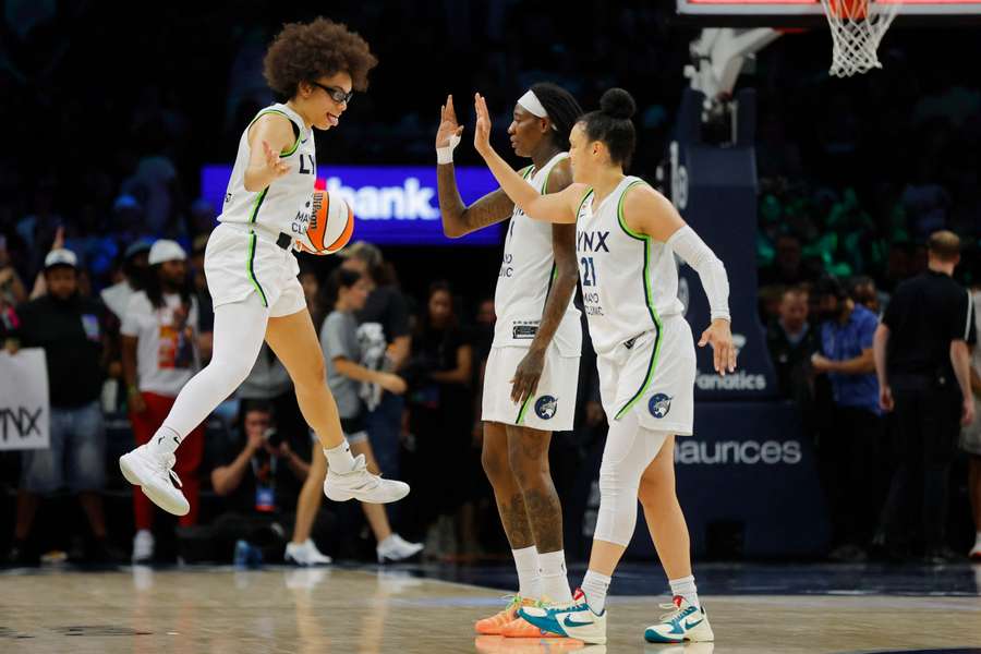 McBride pobiła rekord celnych trójek w meczu WNBA McBride pobiła rekord celnych trójek w meczu WNBA