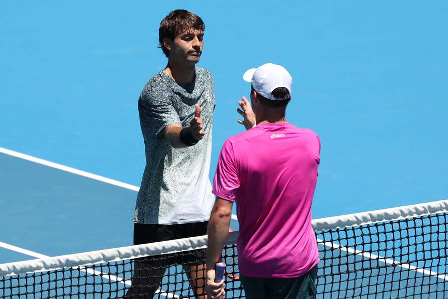 Cobolli saluta Fery a fine gara