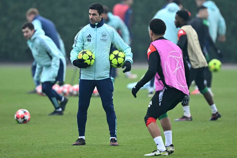 Mikel Arteta leads a training session on the eve of Arsenal's Champions League showdown against Dinamo Zagreb