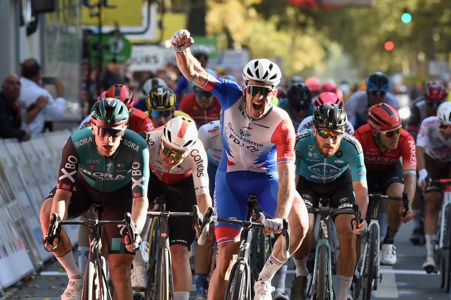 Arnaud Démare a dominé les sprinters sur Paris-Tours