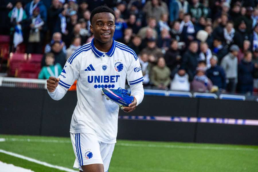 Moukoko celebra un gol en Dinamarca