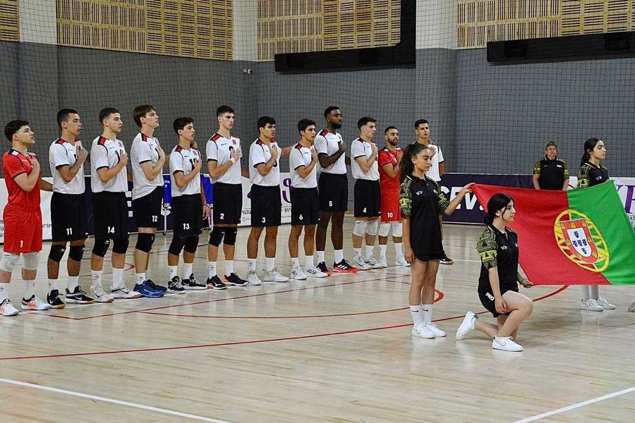 Portugal tem de vencer Dinamarca no domingo para sonhar com o apuramento