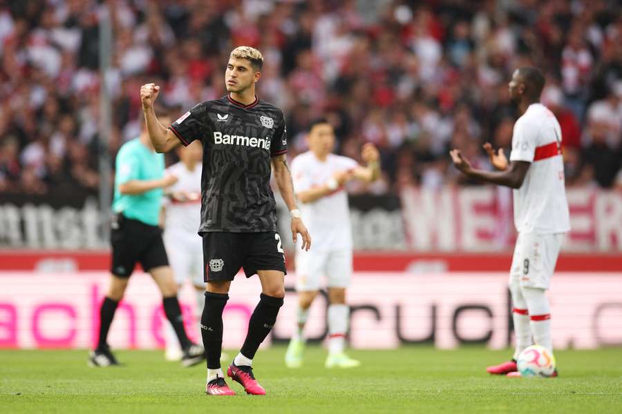 O penálti de Palacios deu o ponto ao Leverkusen