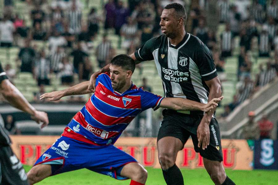 Fortaleza e Ceará fazem Clássico-Rei neste domingo (13) Fortaleza e Ceará fazem Clássico-Rei neste domingo (13)