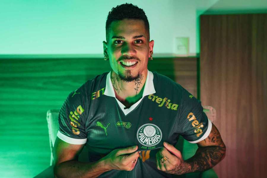 O atacante assinou por 5 anos com o Verdão