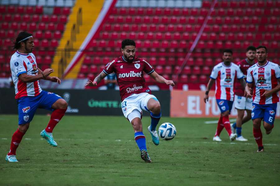 Fortaleza enfrentou adversário bem inferior tecnicamente