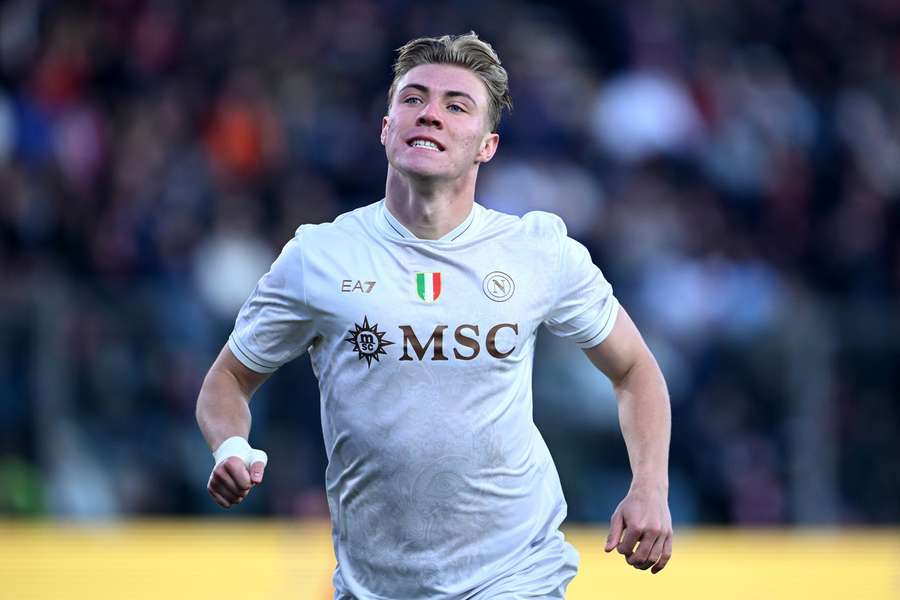 Rasmus Hojlund înscrie de două ori pentru Napoli în deplasarea de la Cremonese