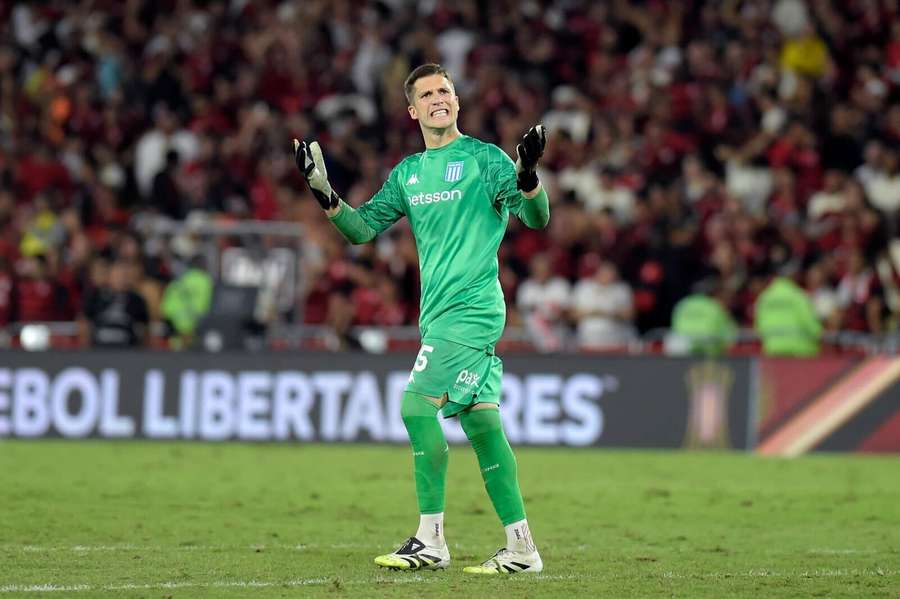 Facundo Cambeses, arquero de Racing
