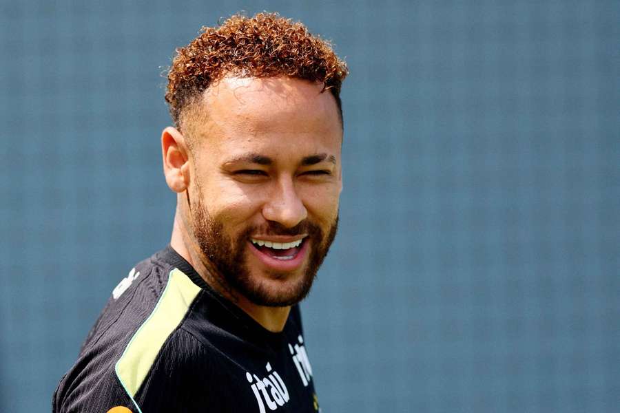 Neymar kommt möglicherweise zu seinem ersten Einsatz. Neymar kommt möglicherweise zu seinem ersten Einsatz.