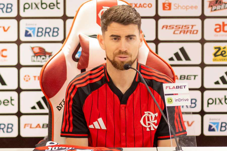 Jorginho foi apresentado pelo Flamengo este sábado