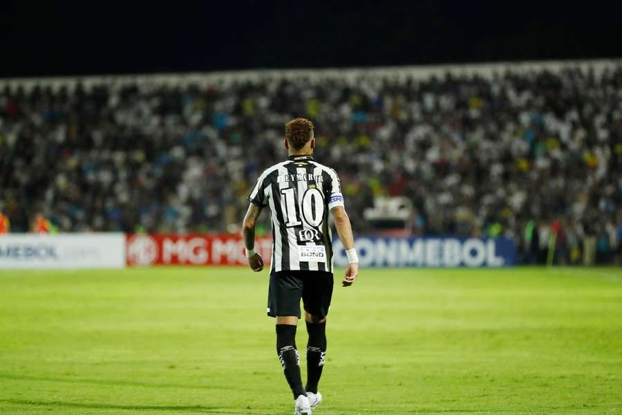 O camisa 10 é peça fundamental em um time de futebol