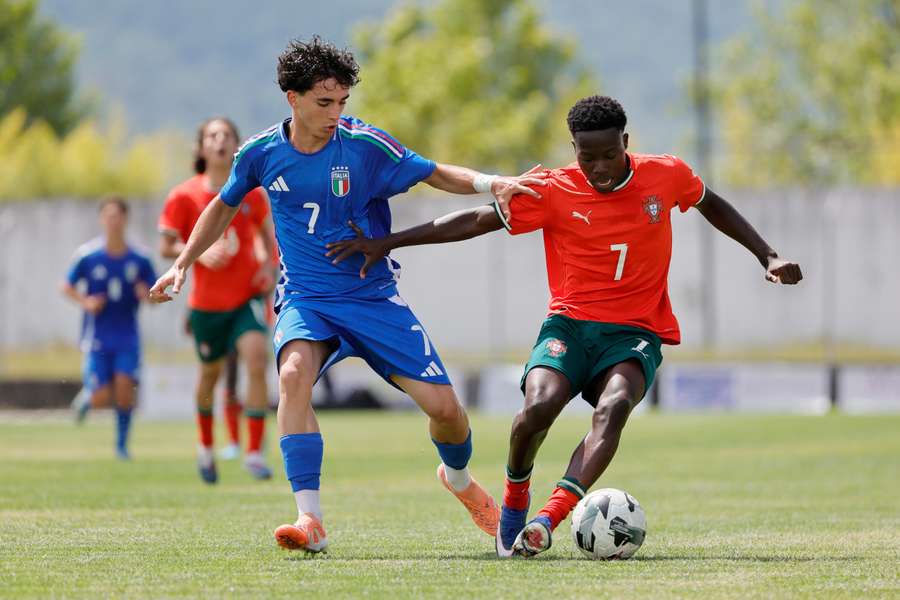 Portugal e Itália em duelo intenso Portugal e Itália em duelo intenso