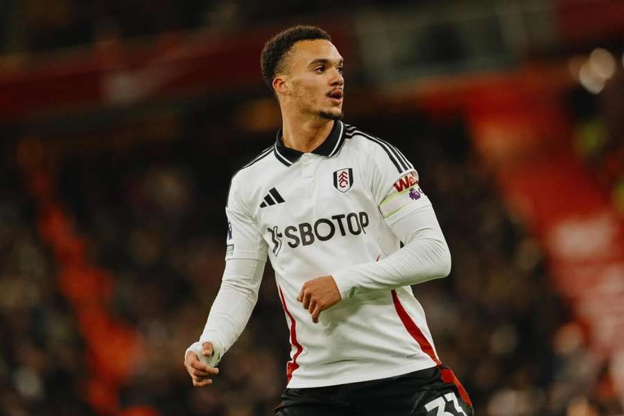 Robinson tem o maior número de assitências (7) por um defensor na temporada da Premier League