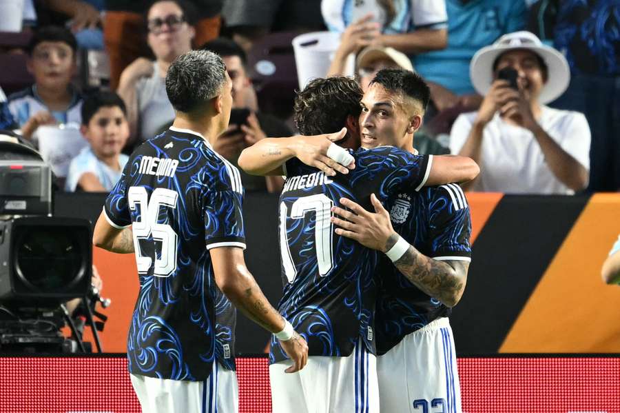 A Argentina venceu mais um amistoso no caminho para a Copa do Mundo A Argentina venceu mais um amistoso no caminho para a Copa do Mundo
