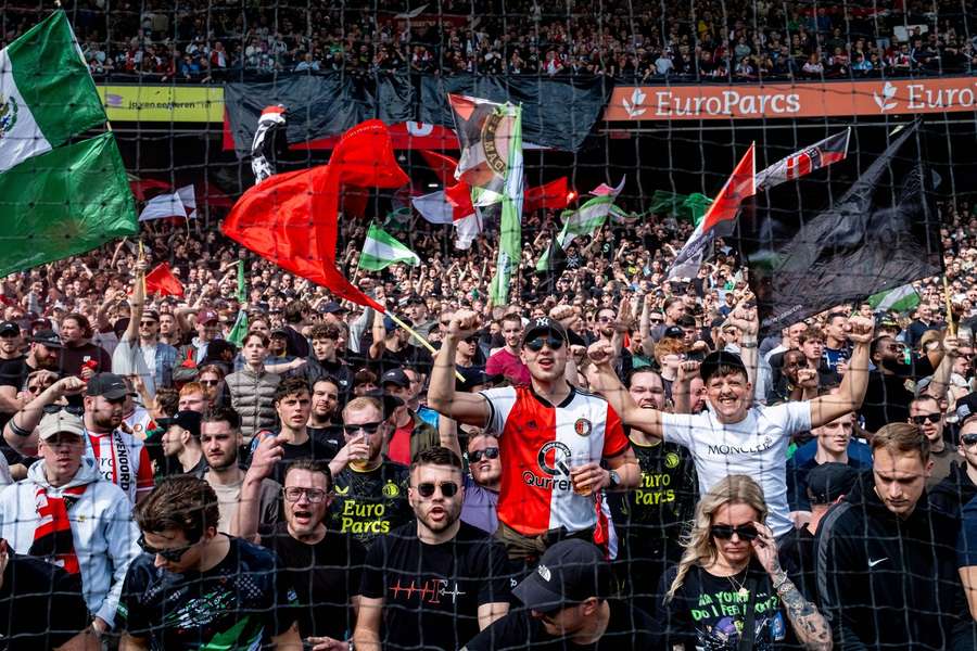 Será que o De Kuip vai voltar a animar a noite de quarta-feira?