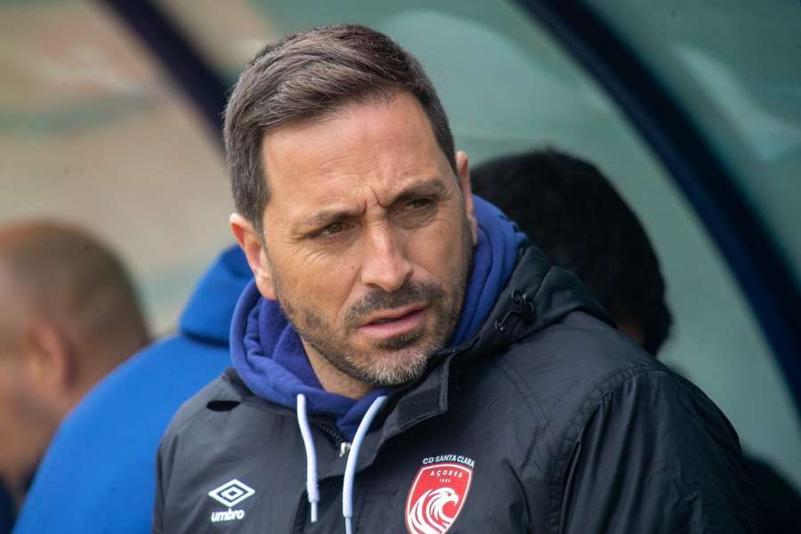 Vasco Matos, treinador do Santa Clara