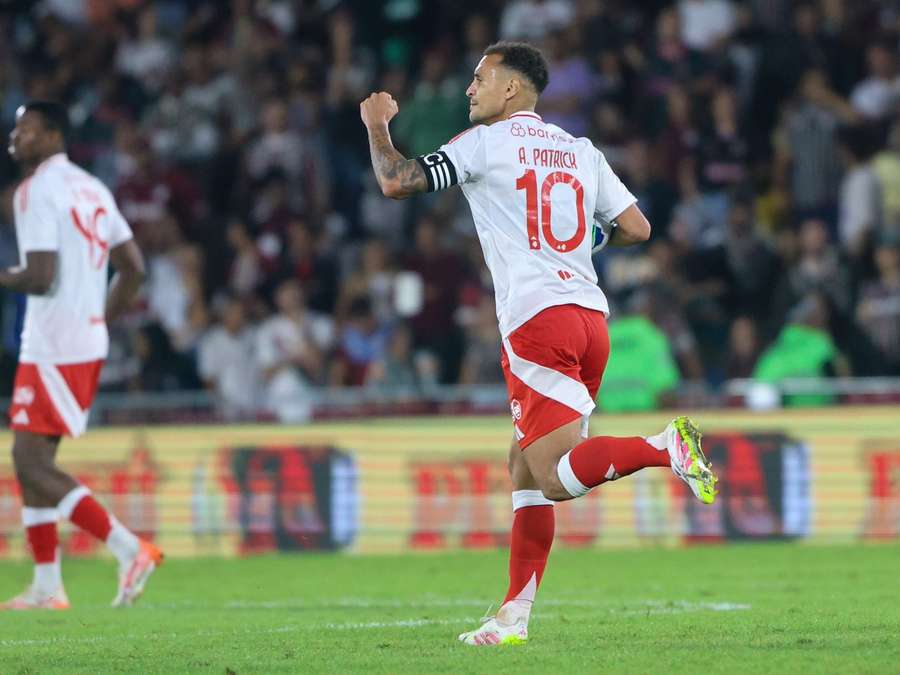 Alan Patrick fez o gol do Inter no Maracanã