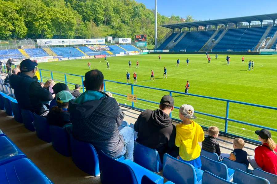 Zlín oslaví v neděli návrat do první ligy, na novou tribunu si fanoušci počkají