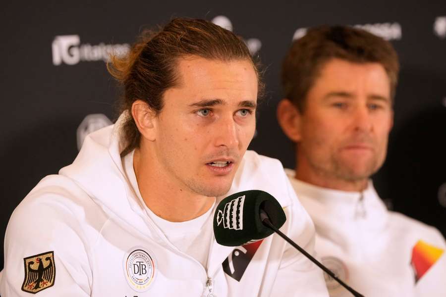 Zverev zeigte sich auf der Pressekonferenz vor dem Start in den Davis Cup optimistisch Zverev zeigte sich auf der Pressekonferenz vor dem Start in den Davis Cup optimistisch