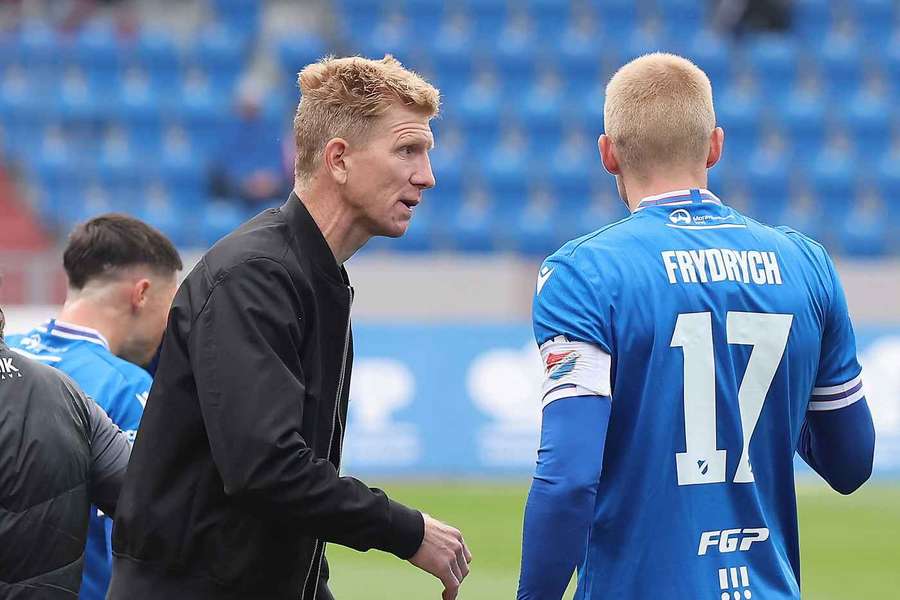 Michal Frydrych je pravá ruka trenéra Josefa Dvorníka. Michal Frydrych je pravá ruka trenéra Josefa Dvorníka.
