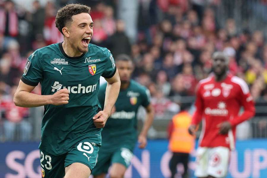 Neil El-Aynaoui célébrant son pénalty face à Brest.