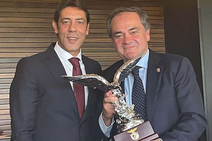Rui Costa com Jokin Aperribay, presidente da Real Sociedad