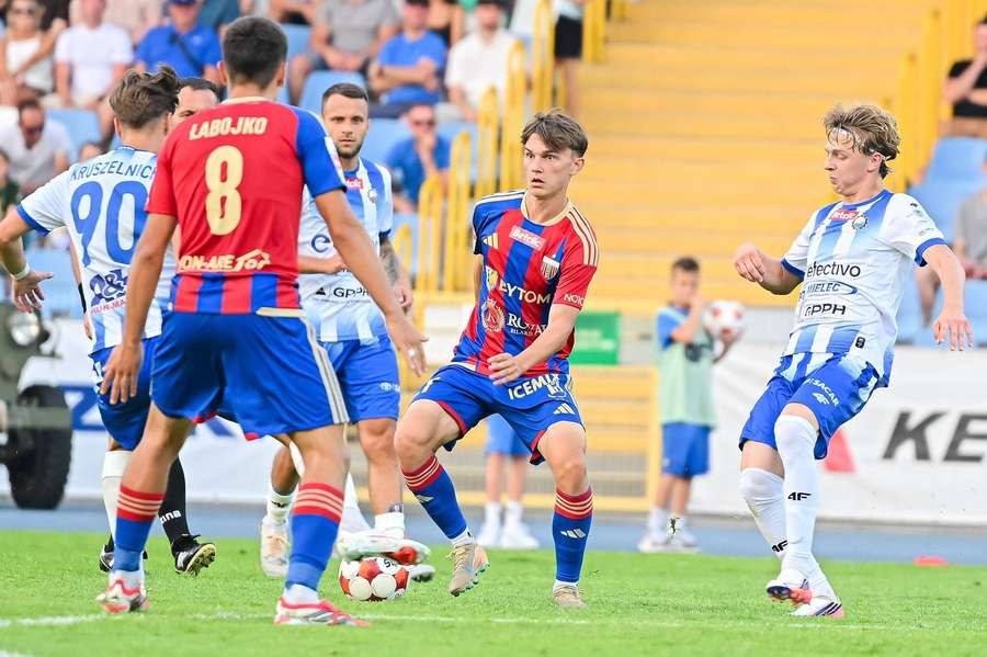 Stal Mielec rozbiła Polonię Bytom i została wiceliderem 1. ligi Stal Mielec rozbiła Polonię Bytom i została wiceliderem 1. ligi