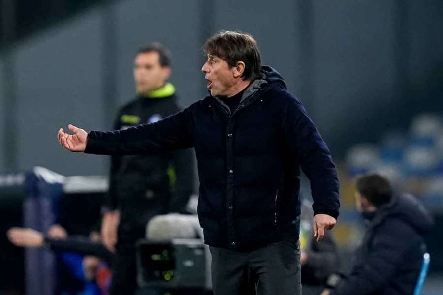 Trenér Neapole Antonio Conte