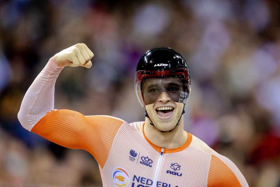 Harrie Lavreysen won in de finale beide heats van Tijmen van Loon