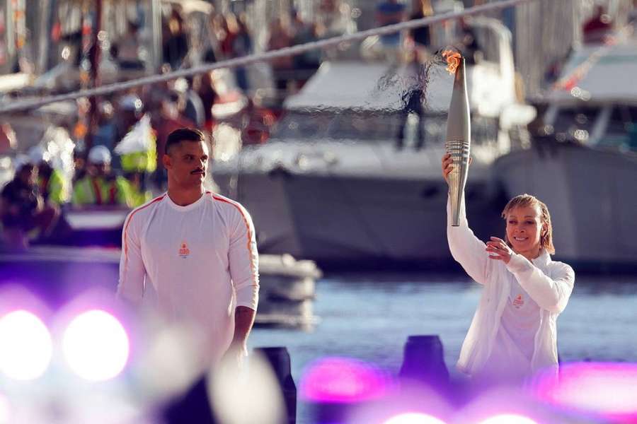 Nantenin Keïta à côté de Florent Manaudou à Marseille le 8 mai.