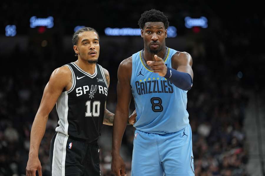 Kolejne przekonujące zwycięstwo San Antonio Spurs. Trener zadowolony z postawy Sochana