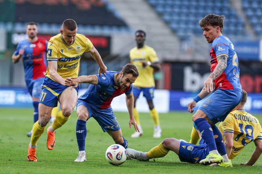 Piast wygrywa w kluczowym meczu o utrzymanie, Arka w coraz gorszej sytuacji