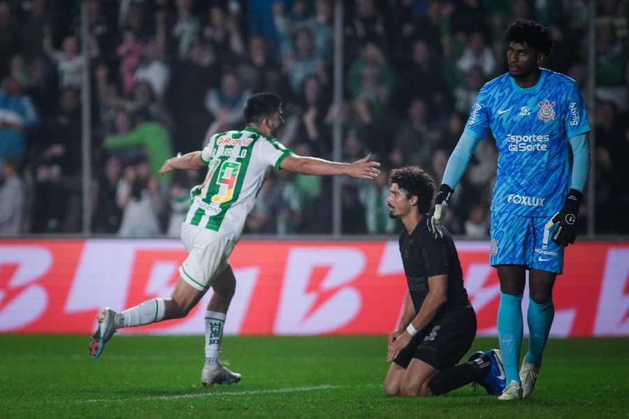 Ronie Carrillo fez o primeiro gol do Juventude na partida