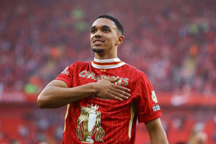 Alexander-Arnold v létě opustí Liverpool.