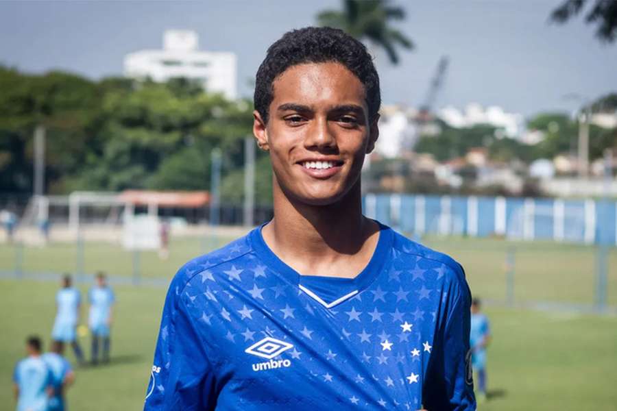 João Mendes fez sua base no Cruzeiro