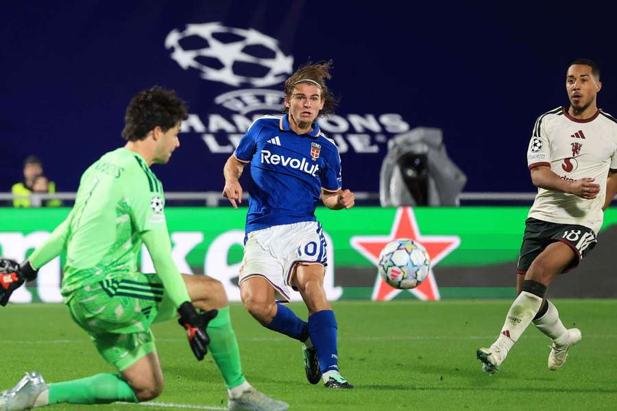 Nico Paz scored twice against Manchester United Nico Paz scored twice against Manchester United