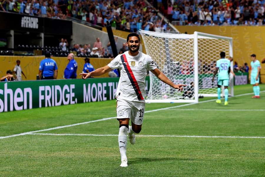 Gündogan sa postaral o dva zásahy.