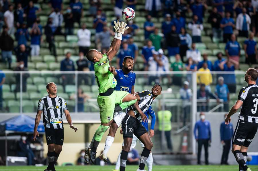 Cruzeiro e Botafogo ficaram no 0 a 0 no último duelo, em 2021